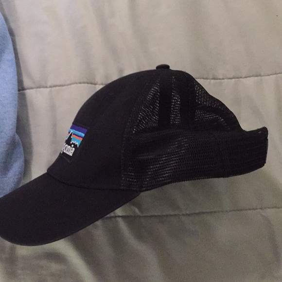 Men’s Patagonia Black Hat (Like New) - Picture 2 of 3